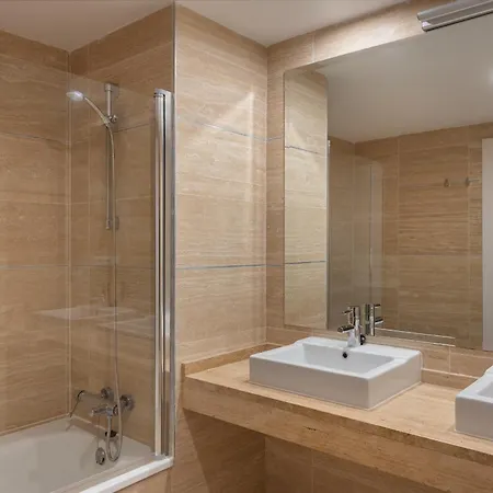 Апартаменты Bright 3-bedroom With Sunset Views