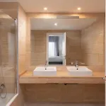 Bright 3-bedroom With Sunset Views *