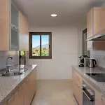 Bright 3-bedroom With Sunset Views