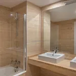 Apartment Bright 3-bedroom With Sunset Views