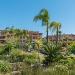Bright 3-bedroom With Sunset Views Apartment