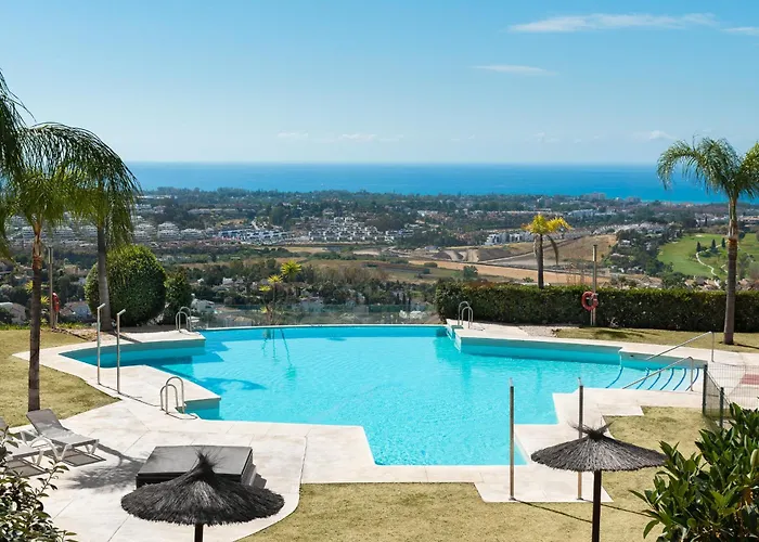 Bright 3-bedroom With Sunset Views 아파트