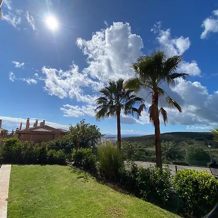 Bright 3-bedroom With Sunset Views Apartment