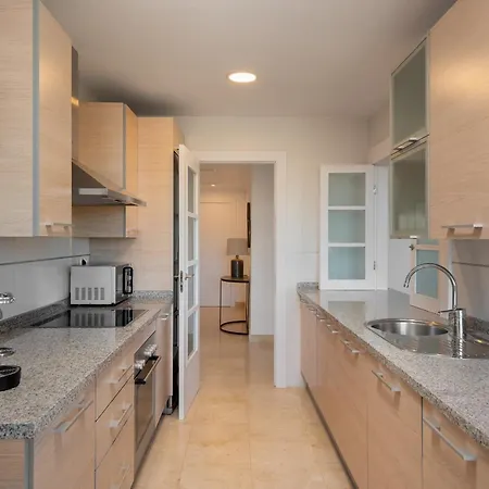 Apartamento Bright 3-bedroom With Sunset Views Estepona