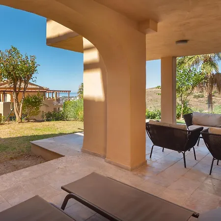 Apartamento Bright 3-bedroom With Sunset Views Estepona