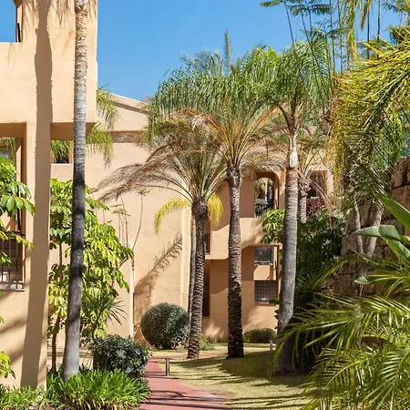 Bright 3-bedroom With Sunset Views Estepona