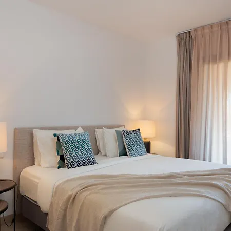 Bright 3-bedroom With Sunset Views Daire *