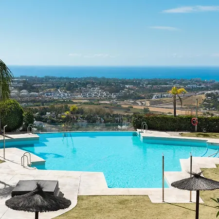 Bright 3-bedroom With Sunset Views Daire