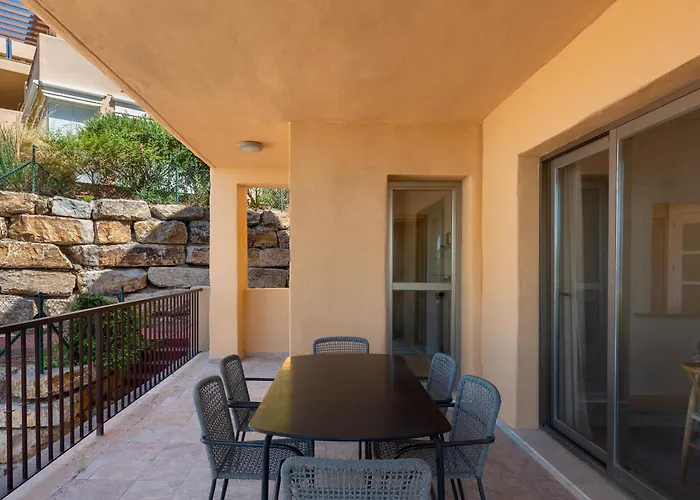 Daire Bright 3-bedroom With Sunset Views Estepona