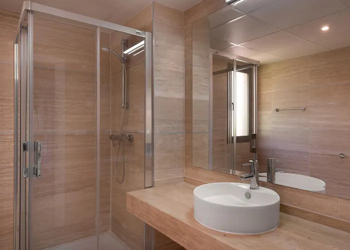 Bright 3-bedroom With Sunset Views Daire Estepona