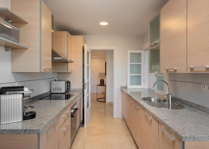 Daire Bright 3-bedroom With Sunset Views Estepona