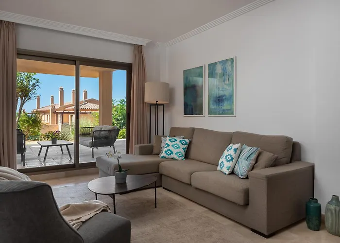 Bright 3-bedroom With Sunset Views Estepona