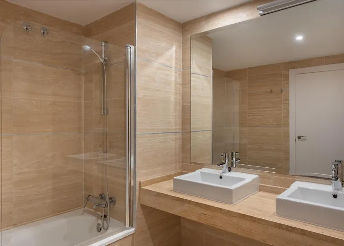 Daire Bright 3-bedroom With Sunset Views