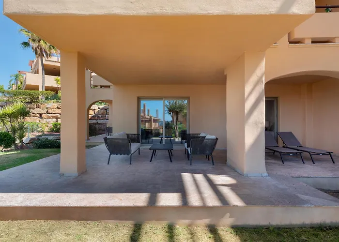 Bright 3-bedroom With Sunset Views Daire Estepona