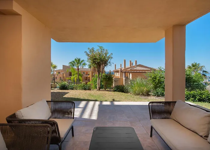 Bright 3-bedroom With Sunset Views Estepona