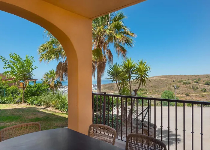 Daire Bright 3-bedroom With Sunset Views Estepona